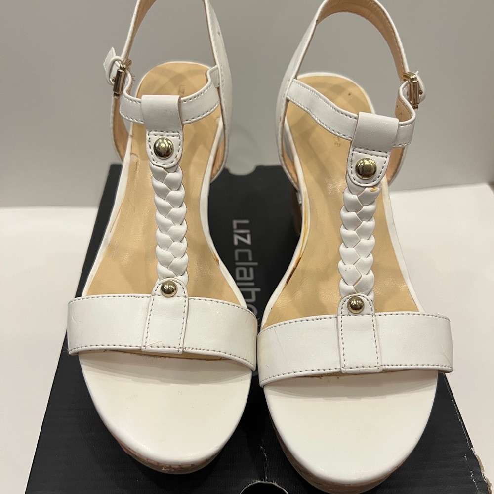 White and with gold hard wear wedges, 7.5